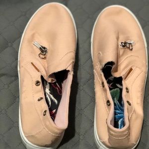 NWOT pink slip on shoes